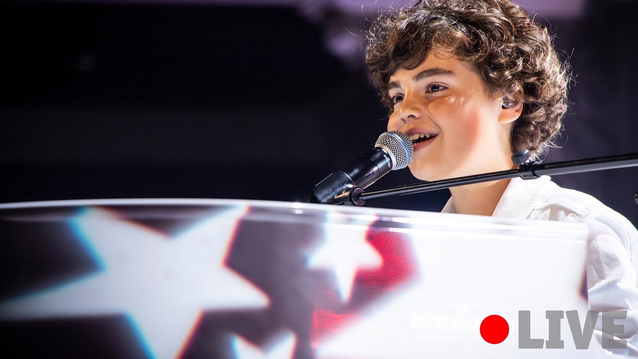 MANNES – LET ME SING 🎹 [LIVE] | JUNIOR SONGFESTIVAL 2019🇳🇱 - YouTube