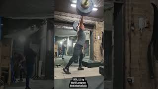 split jerk 260 lb (118 kg). No belt. #weightlifting #training #motivation