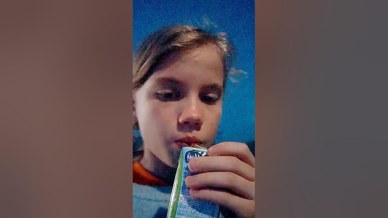 мы зашли в магозин с мамой. мама:я не чего не буду покупать. дети:.да ...