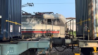 MERCI TRA MERCI!! INCROCIO tra due BESTIONI al PL Ispra in STAZIONE!! INTERMODALI in ARRIVO!!!