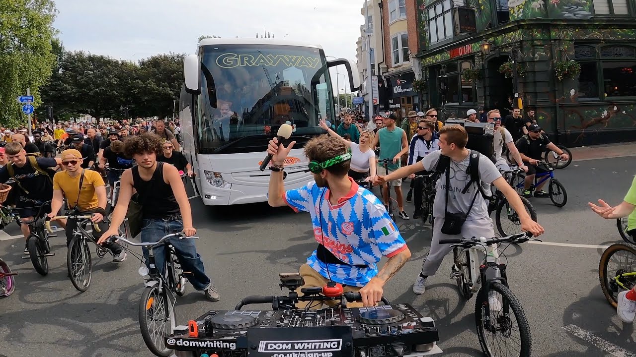 ⁣Drum & Bass On The Bike - BRIGHTON