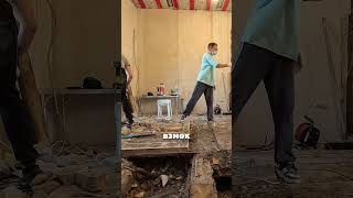 решил прорубить дверь на террасу  #ремонт #полпогрунту  #ленинградскаяобласть #стройка #ремонтвдоме