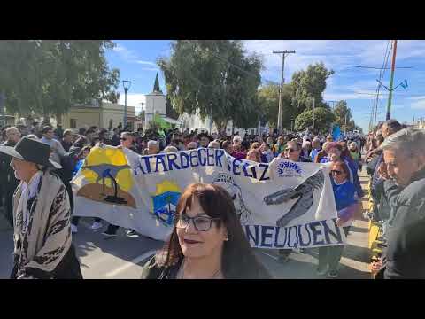 Así fue el desfile por el aniversario de Plaza Huincul