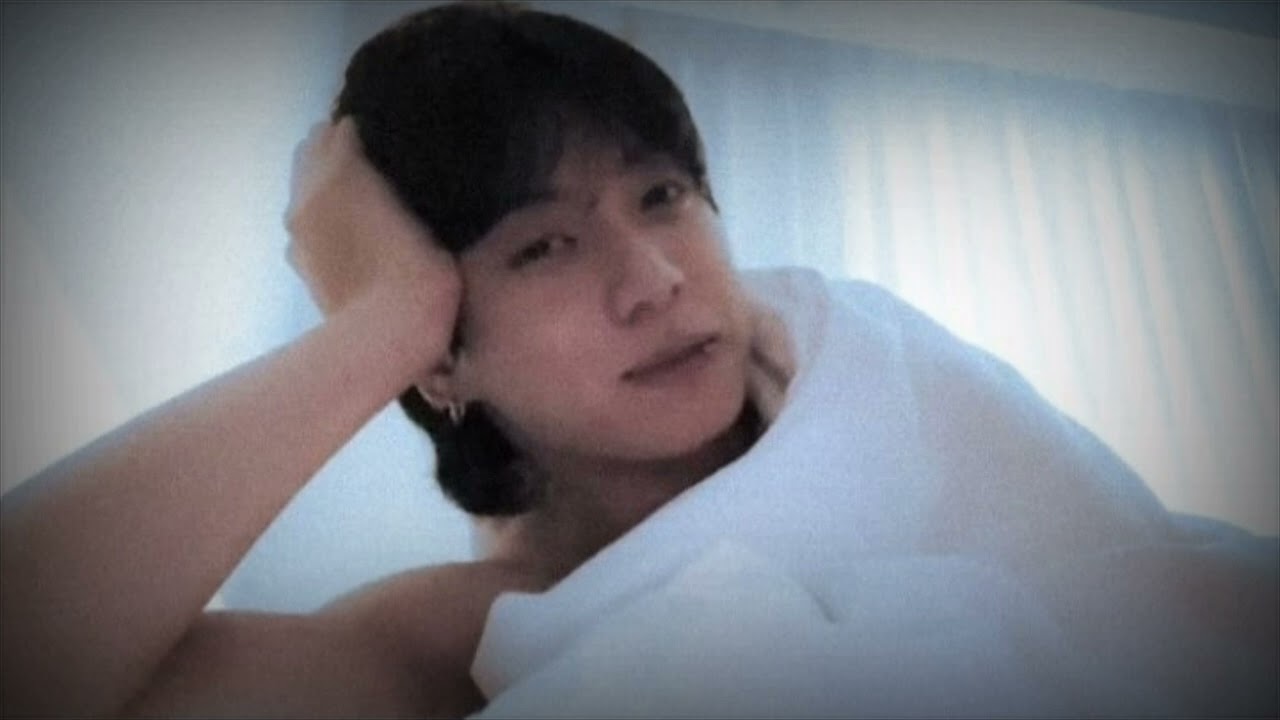 ASMR JUNGKOOK || 'acordando ao lado do cara que você gosta.