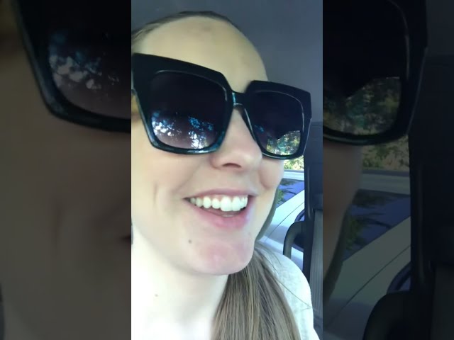 ASMR in SPANISH ~ whispering in my car 🚙