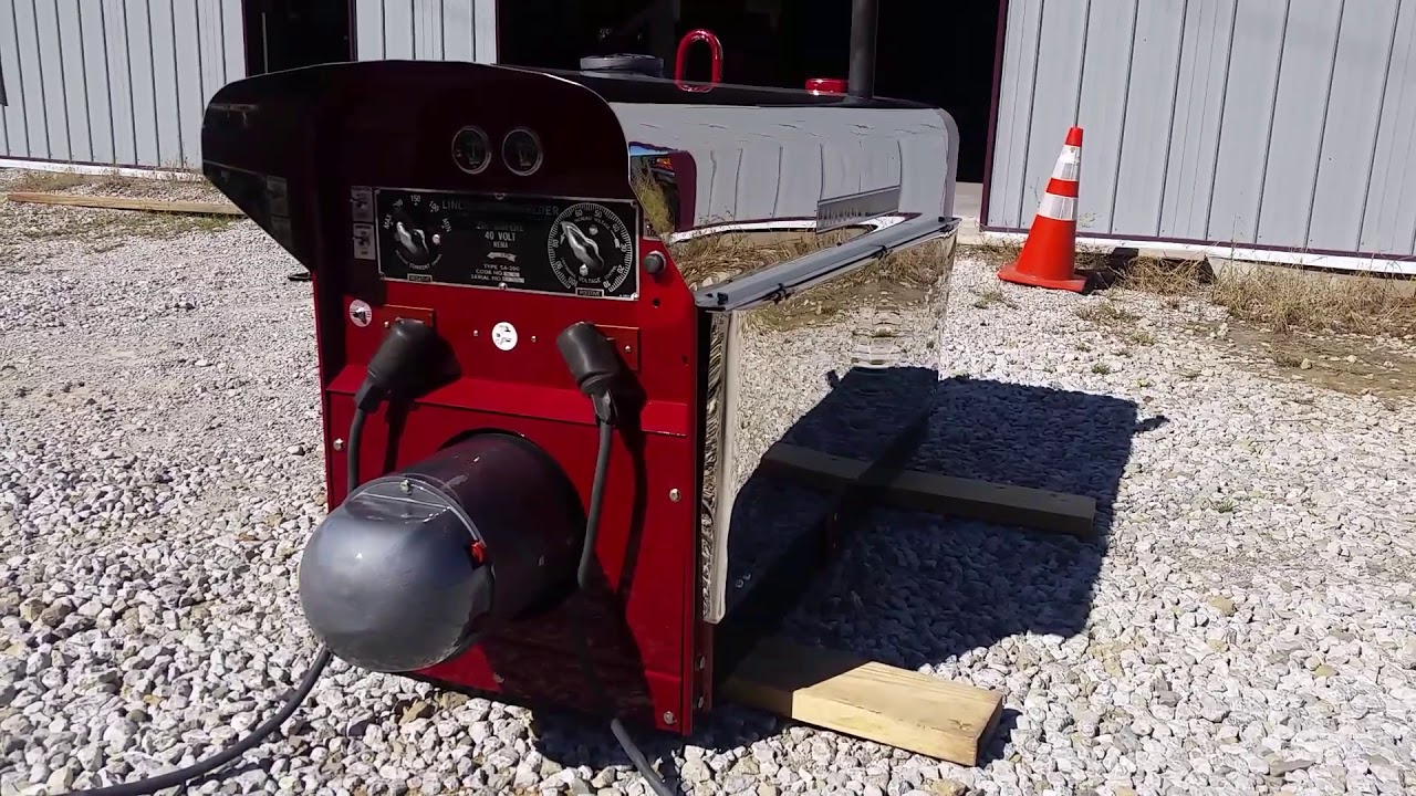 SOLD !! This is a 1957 Lincoln SA 200 Welder K6090 Red Face Pipeliner