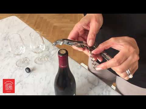Video: Hvordan åpne En Flaske Vin Uten Korketrekker