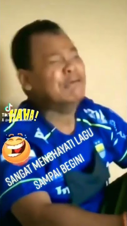 sangat menghayati lagu sampai nangis #lucu #mewek #komedi