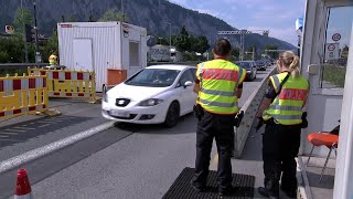 The Asylum Dilemma at the German-Austrian Border: Border Controls in Bavaria | SPIEGEL TV
