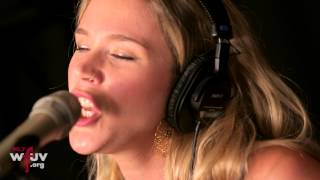 Joss Stone - "Love Me" (Live at WFUV) chords