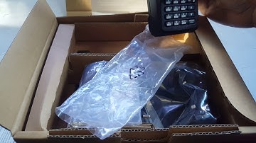Unboxing icom icv80