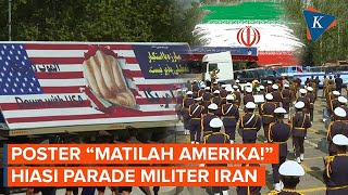 Parade Militer Iran, Bentangkan Poster \