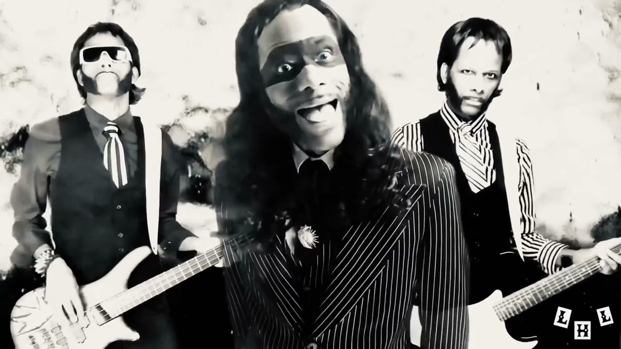 Landis Harry Larry - Adapt (Official Video)