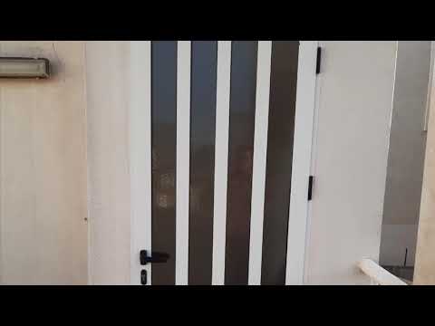 Video: ¿Cómo asegurar una puerta que abre hacia afuera?