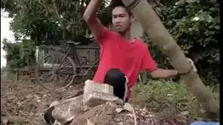 LAWAK RAMADHAN- LAWAN MERIAM BULUH SIAPA YANG PALING KUAT