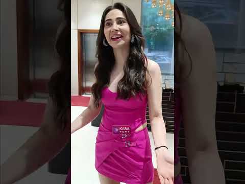 ZARA KHAN SPOTTED AT T SERIES OFFICE 02