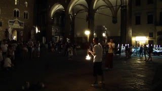 Ночь во Флоренции. Италия / Nighttime in Florence(Флоре́нция (итал. Firenze) — итальянский город на реке Арно. Ночная прогулка по самому известному мосту в мире..., 2015-05-22T16:47:02.000Z)