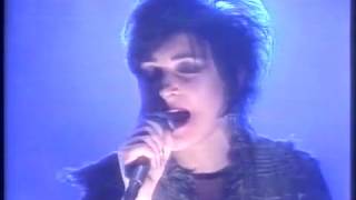 Siouxsie   1998 08 29   Prettiest Thing @ Endinburgh Nights