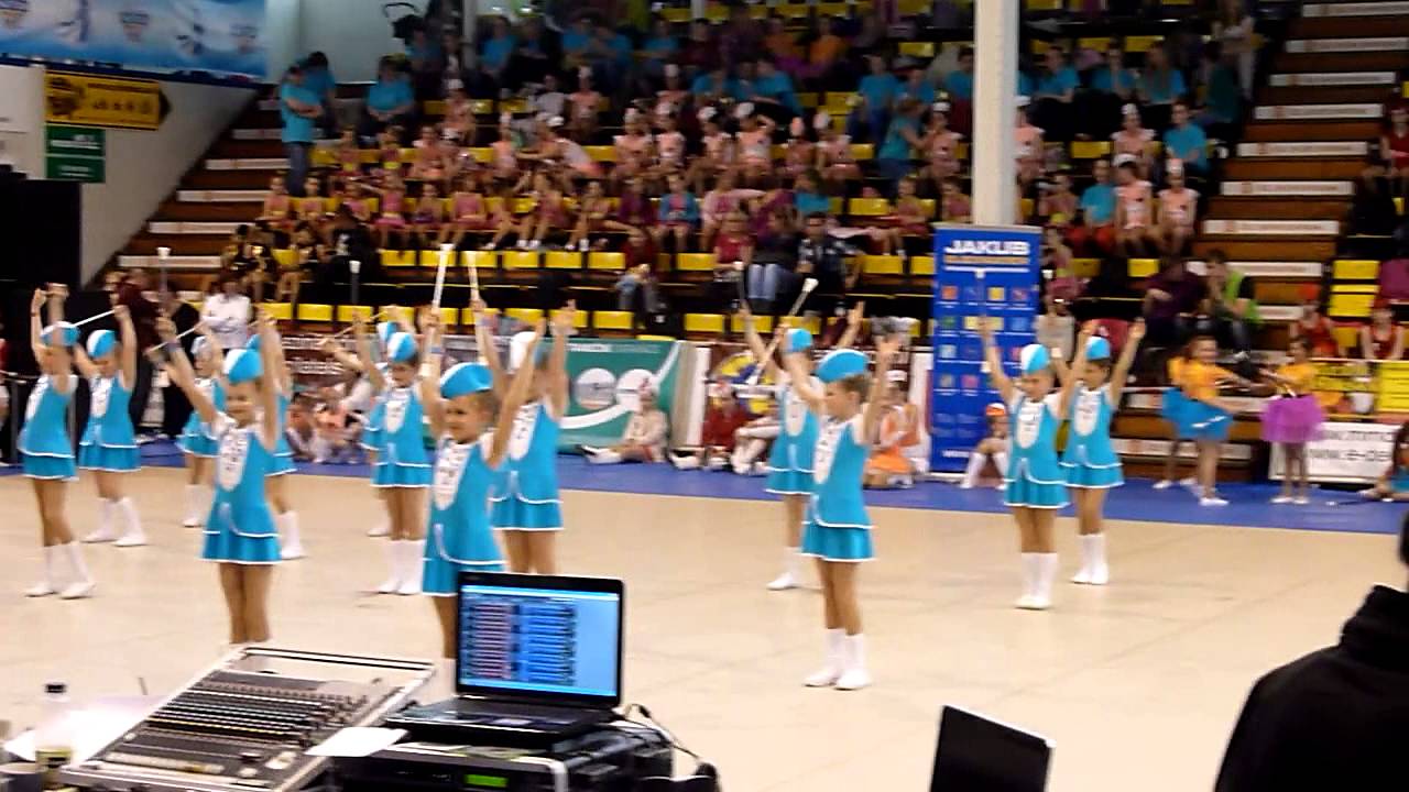 Mazoretky maroldovka 2014   berusky benesov nad ploucnici