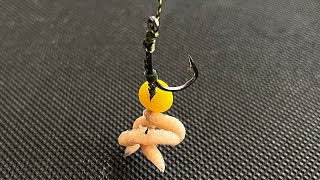 Maggot instead of boilies. How to bait a maggot on a hook. Secret montage. #fishing