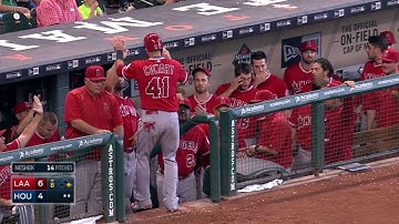 LAA@HOU: Perez lines RBI single to center field