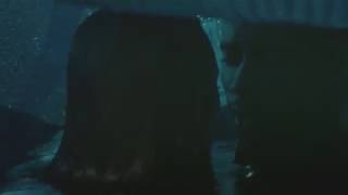 Interracial kiss - Ride