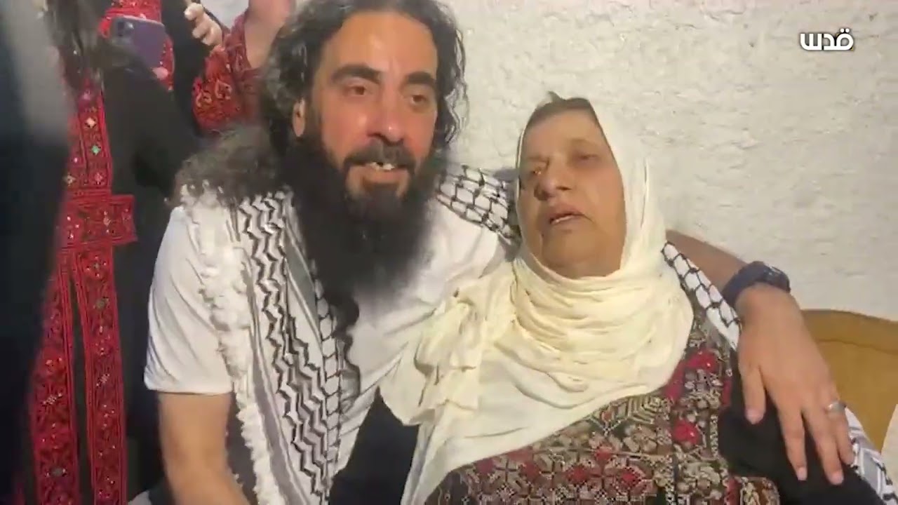 تحرر الأسير رأفت جنازرة من مدينة حلحول بعد 20 عاما في سجون الاحتلال.