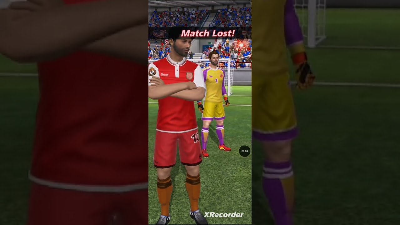 فوتبول سترايك: لعب ضدي واحد و فلسني 😂 😂 😂 