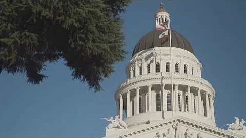 Early turnout and tight polling define California’s Prop 50 election