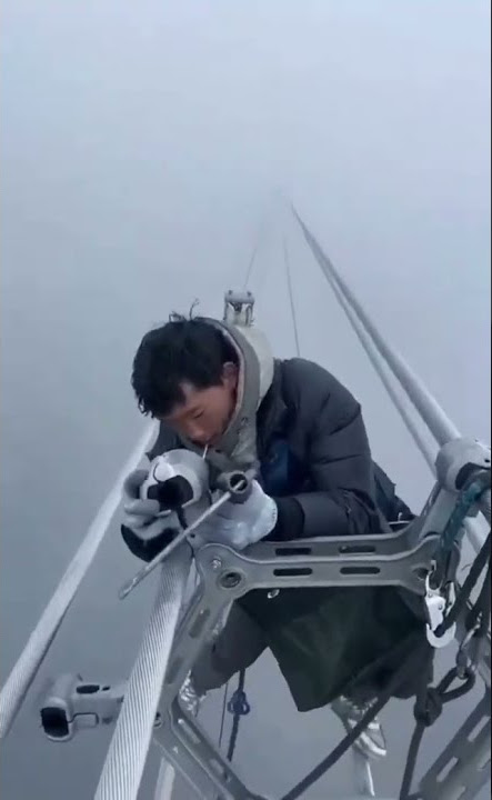 pekerja | pekerja menara sutet paling extreme