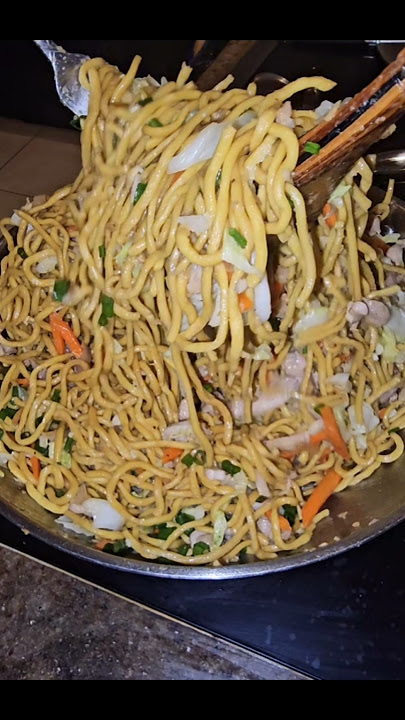 Garlic Fresh Noodles with chicken...😋😋😋 #delicious  #freshpancit