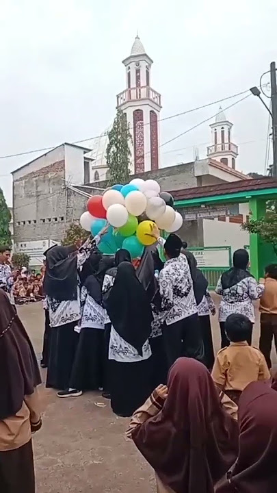 innalillahi musibah balon meledak saat acara Hari guru 😢