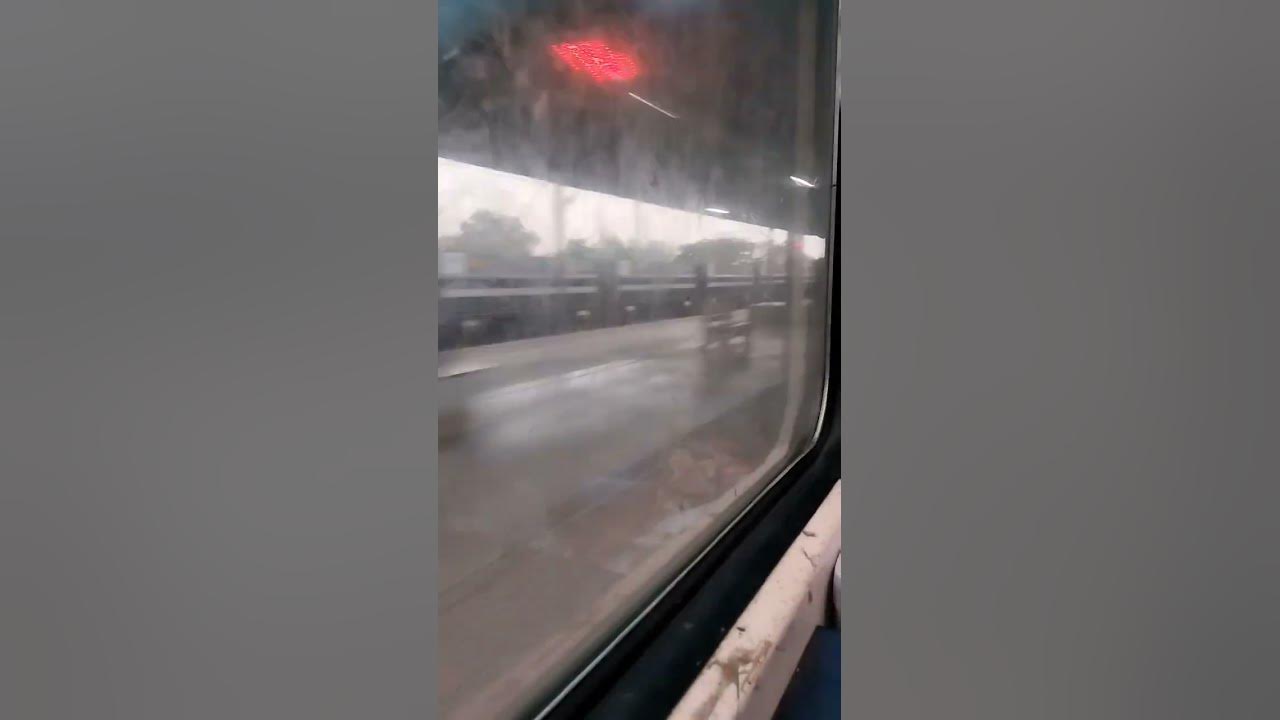 12809 CSMT-HWH MAIL AT 110 KMPH🔥⚡#shorts #shortvideo #indianrailways ...