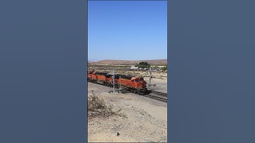 BNSF 7835 MP10 Double Stack #bnsf #bnsfrailway #shorts