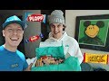 Cizzorz REACTS to Swedish Candy & Teeqo Tries to Teach him Swedish!