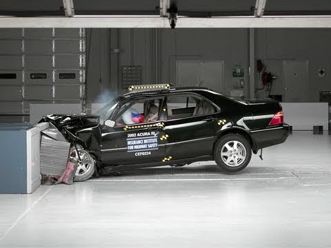 2002 Acura RL moderate overlap IIHS crash test