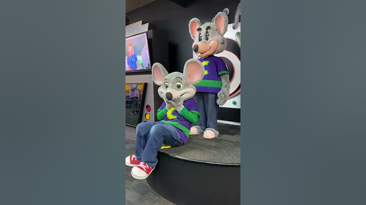 Chuck E. Cheese cuts the cheese 🧀 💨 fart whoopee cushion prank Mays Landing NJ 2023 #chuckecheese