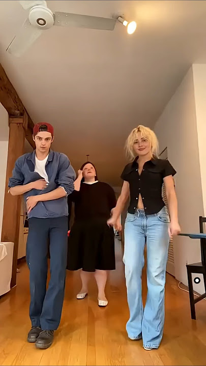 Sabrina does the Manchild dance with her friends#sabrinacarpenter#manchild#