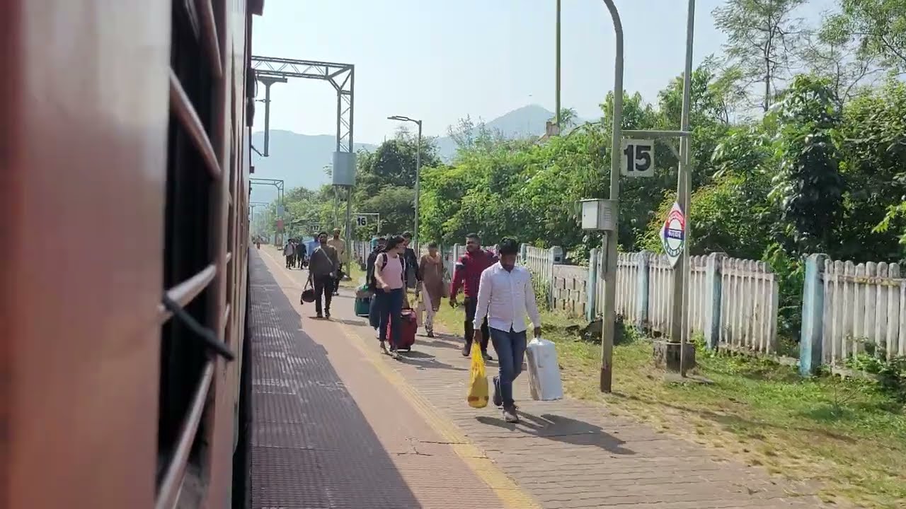 Very late running 12133 Mumbai Mangalore Express departs from Karwar railway station