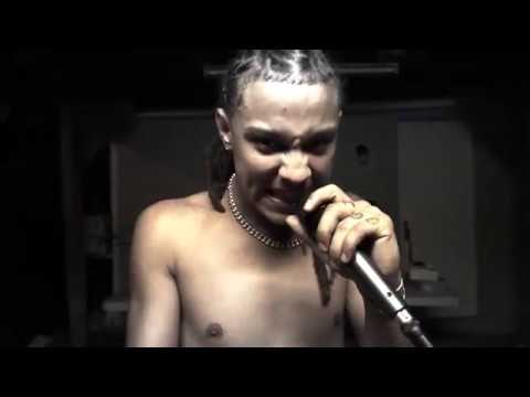 YouTubeでBackyard B******t Ep:1 - ''Home Run Derby" OSCARR freestyleを視聴