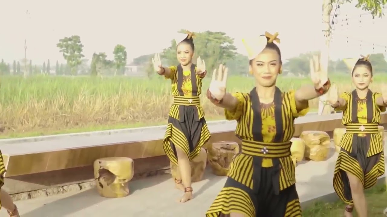 TARI SUKA PARISUKA untuk pesta siaga putri