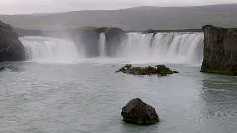 Iceland’s Godafoss Waterfall | Calm & Relaxing Nature in 4K