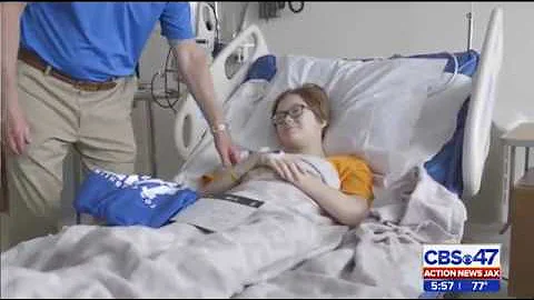 Jacksonville Jaguars' Tom Coughlin visits children fighting cancer at Wolfson Children's Hospital