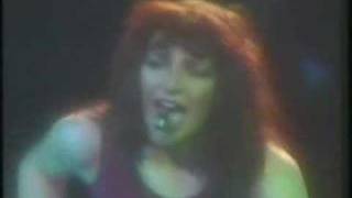 Video thumbnail of "Kate Bush - Wuthering Heights Live"