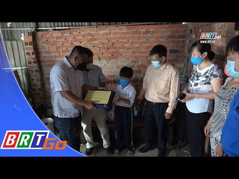 Video Trường Tiểu học Hạ Long, TP.Vũng Tàu tặng máy tính cho... - YouTube