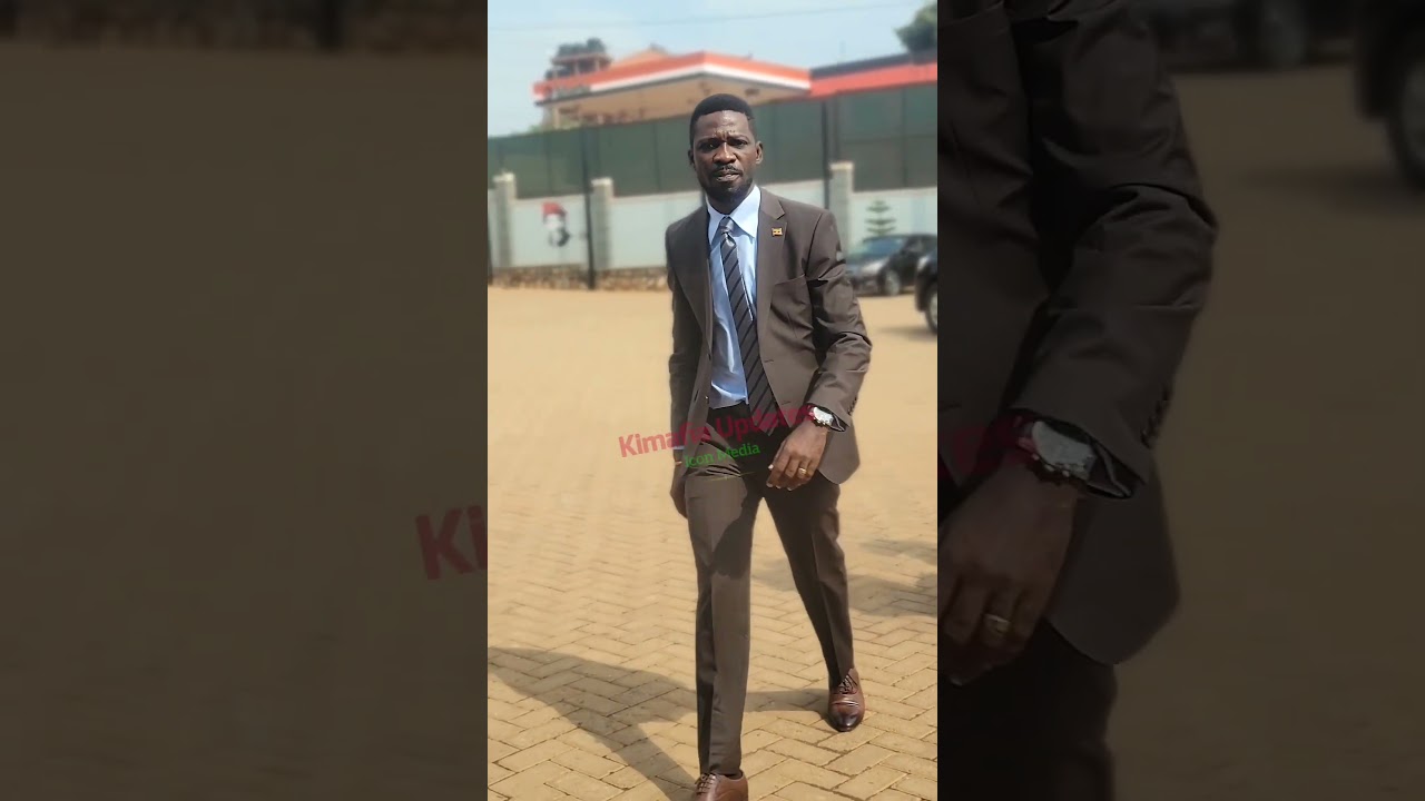 President ‎⁨@BOBIWINETheGhettoPresident⁩  ready to address at Uganda Law Society 