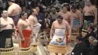 Sumo Makuuchi, ceremonial entrance