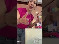 El hombre dando indicaciones para el video #humor #unafamiliaregular #vlog