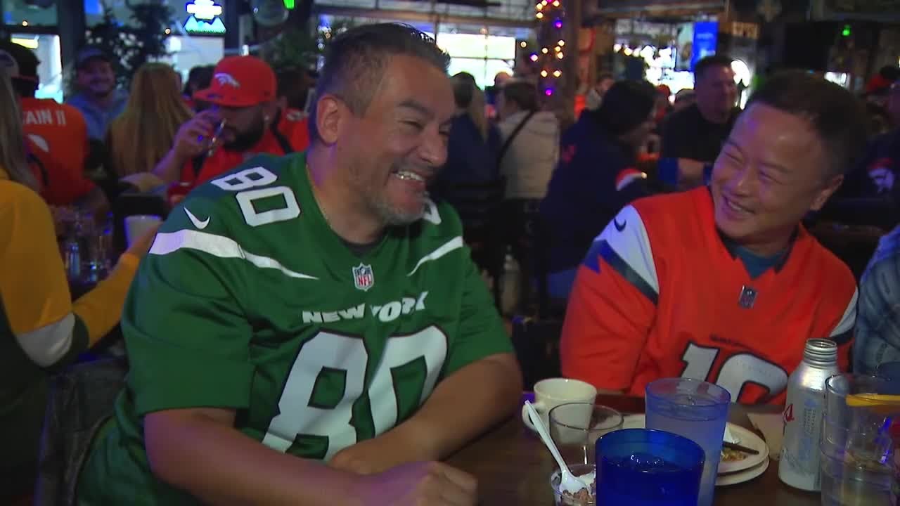 Fans pack downtown Denver bar at 7 a.m. to watch Broncos in London