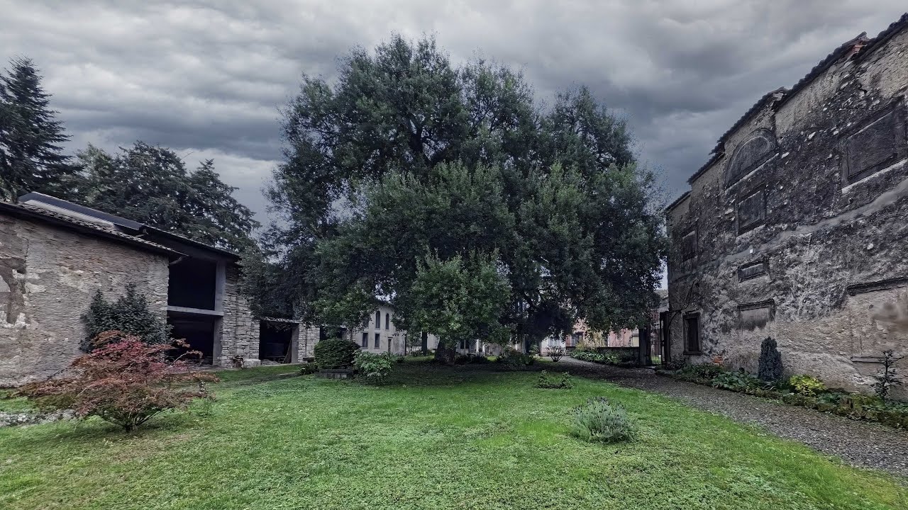 Una sontuosa villa nobiliare...resuscitata dall'abbandono con una iniziativa lodevole...ma rara.....